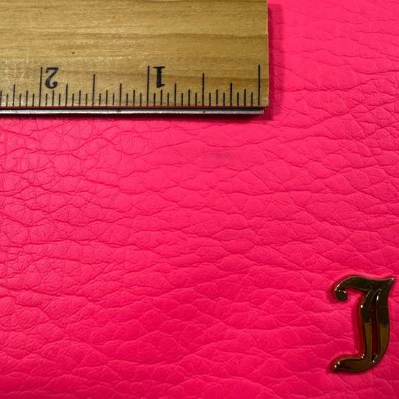 Juicy Couture Wristlet Clutch Hot Pink Pleated Front Zip Close Bag - Picture 11 of 12